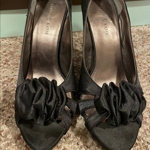 Kelly and Katie “Take a bow” open toe heel
